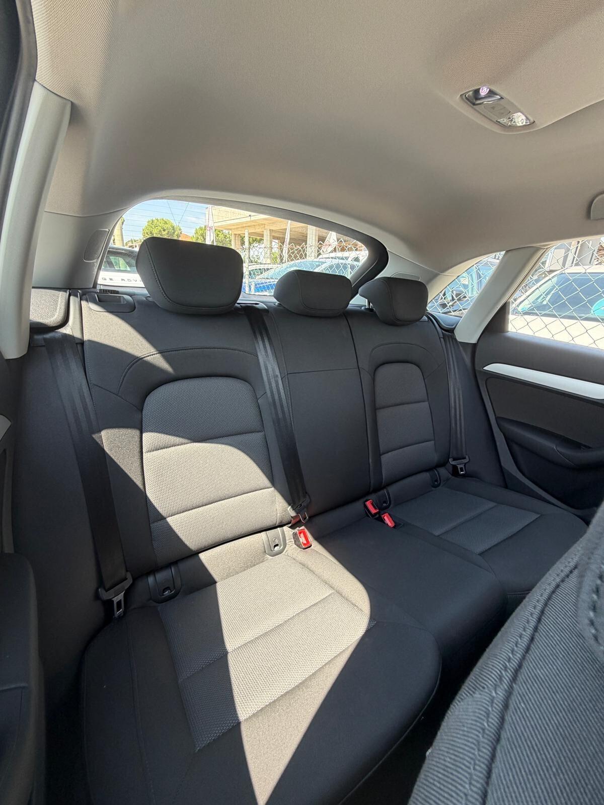 Audi Q3 2.0 TDI 120 CV -Business-