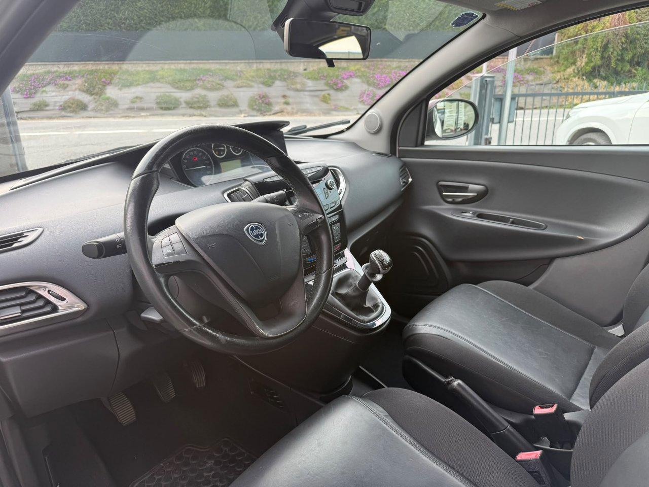 Lancia Ypsilon 5 Porte Ypsilon 1.2 8v Platinum ecochic Gpl 69cv