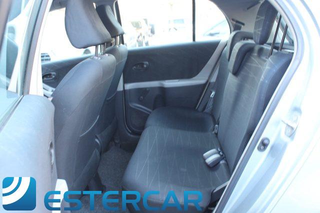 TOYOTA Yaris 1.0 5 porte