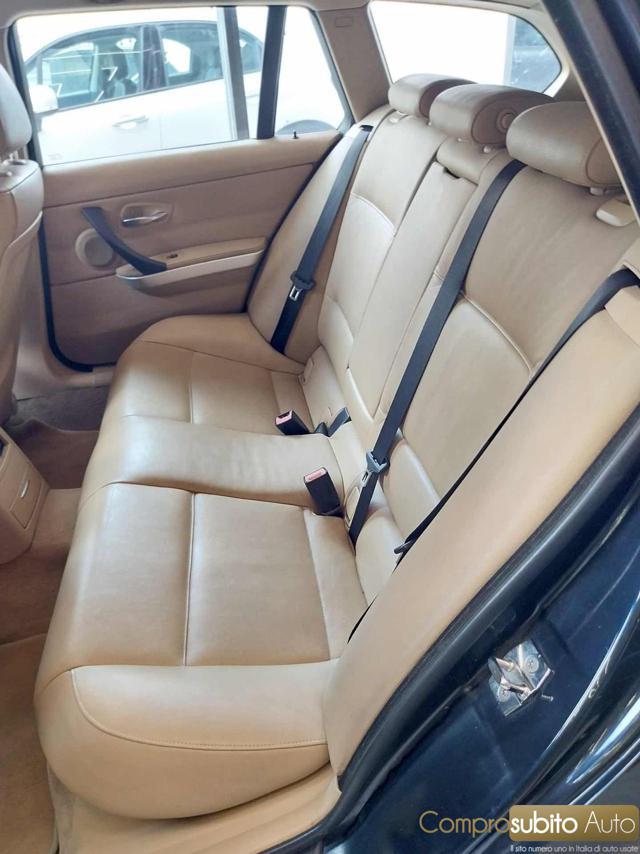 BMW 320 d Automatica Navi Touring MSport