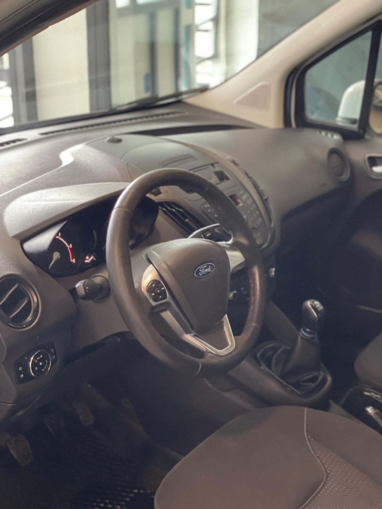 Ford Transit Courier 1.5 TDCi 75CV Van Entry