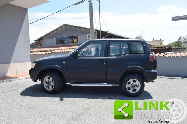 NISSAN Terrano II 2.4i 12V cat 3 porte Luxury