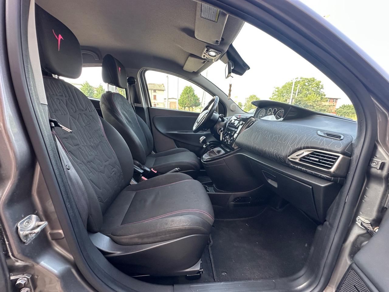 Lancia Ypsilon 85 CV 5 porte Metano Ecochic Gold
