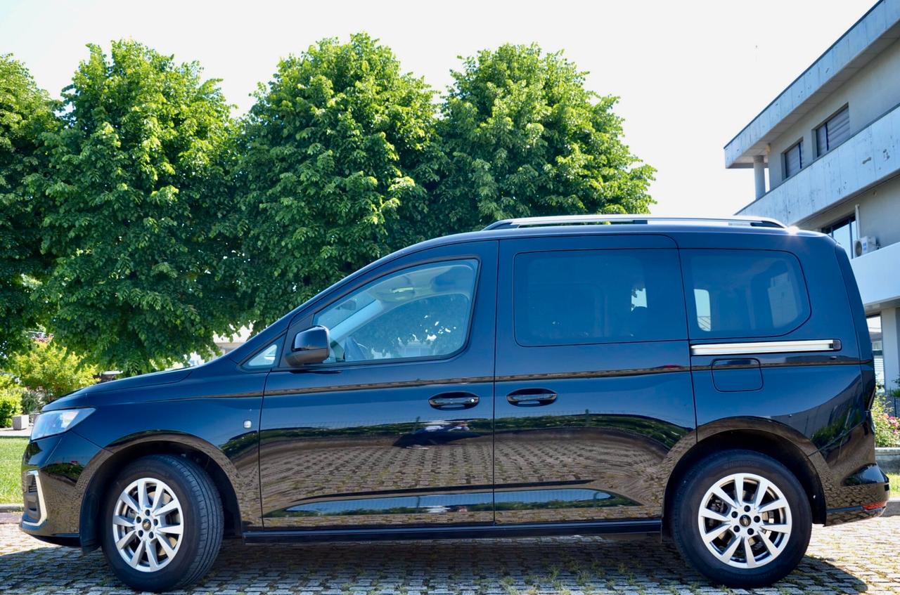 FORD TOURNEO CONNECT TITANIUM 1.5 114cv 7 POSTI, IVA COMPRESA, GARANZIA UFF FORD, UNICOPROPRIETARIO, UFF ITALIANA, EURO 6D, GANCIO TRAINO, APPLE ANDROID, PERMUTE