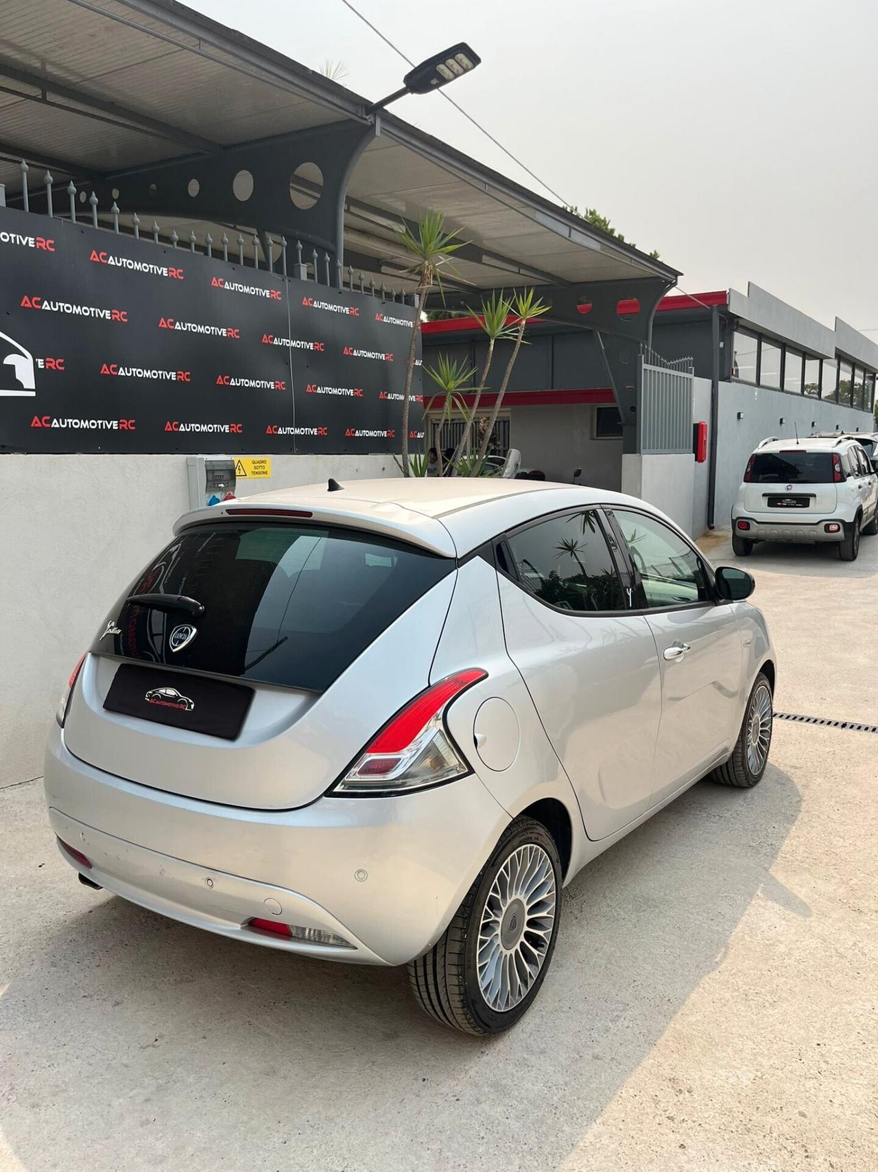 Lancia Ypsilon 1.3 MJT 16V 95 CV 5 porte S&S PLATINUM