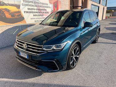 VOLKSWAGEN Tiguan 2.0 TDI 150CV SCR DSG R-Line TETTO CERCHI 20 NUOVO MODELLO