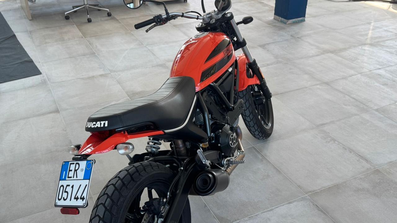 Ducati Scrambler SIXTY2 400