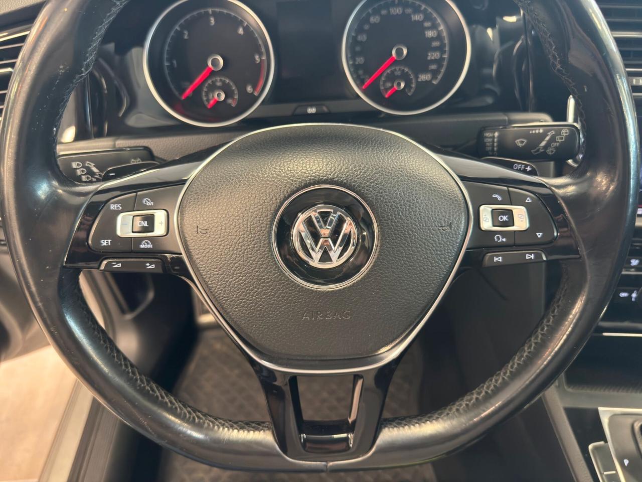 Volkswagen Golf VII 2.0 TDI DSG 5p. Highline