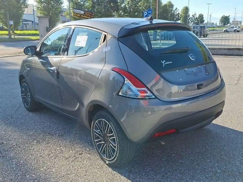 Lancia Ypsilon 1.0 firefly hybrid Gold s&s 70cv