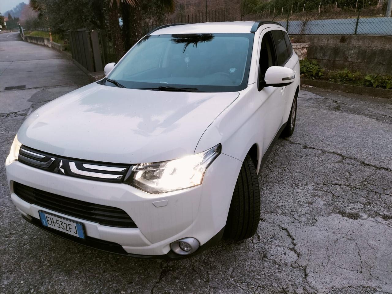 Mitsubishi Outlander 2.2 DI-D 4WD Instyle 7p.
