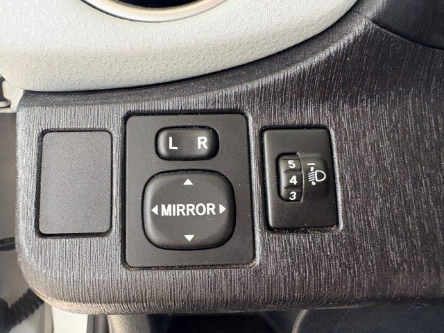 TOYOTA Yaris 1.5 Hybrid 5 porte AUTOMATICA OK NEOPATENTATI