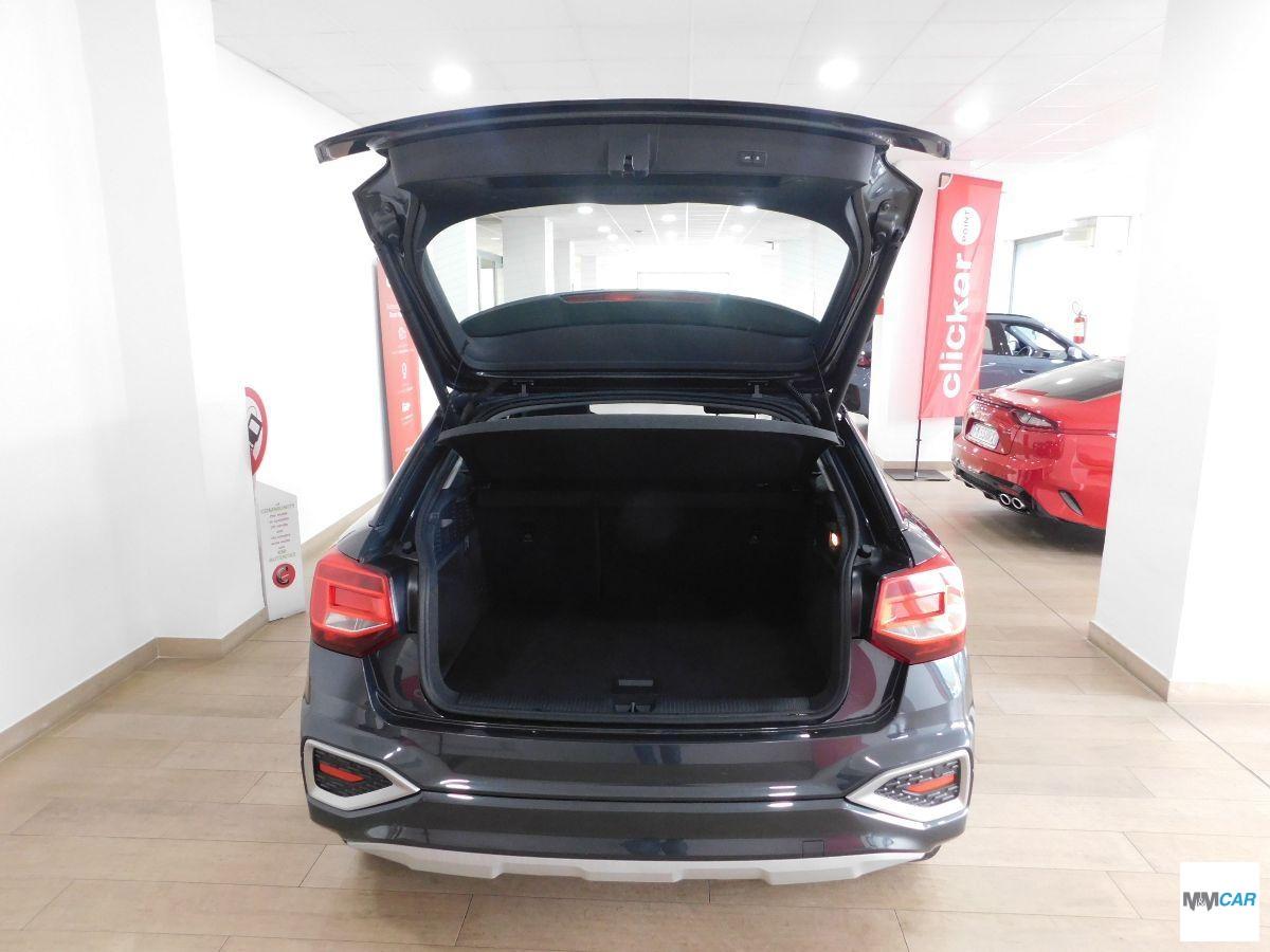 AUDI - Q2 - 35 TFSI S tronic Business Advanced