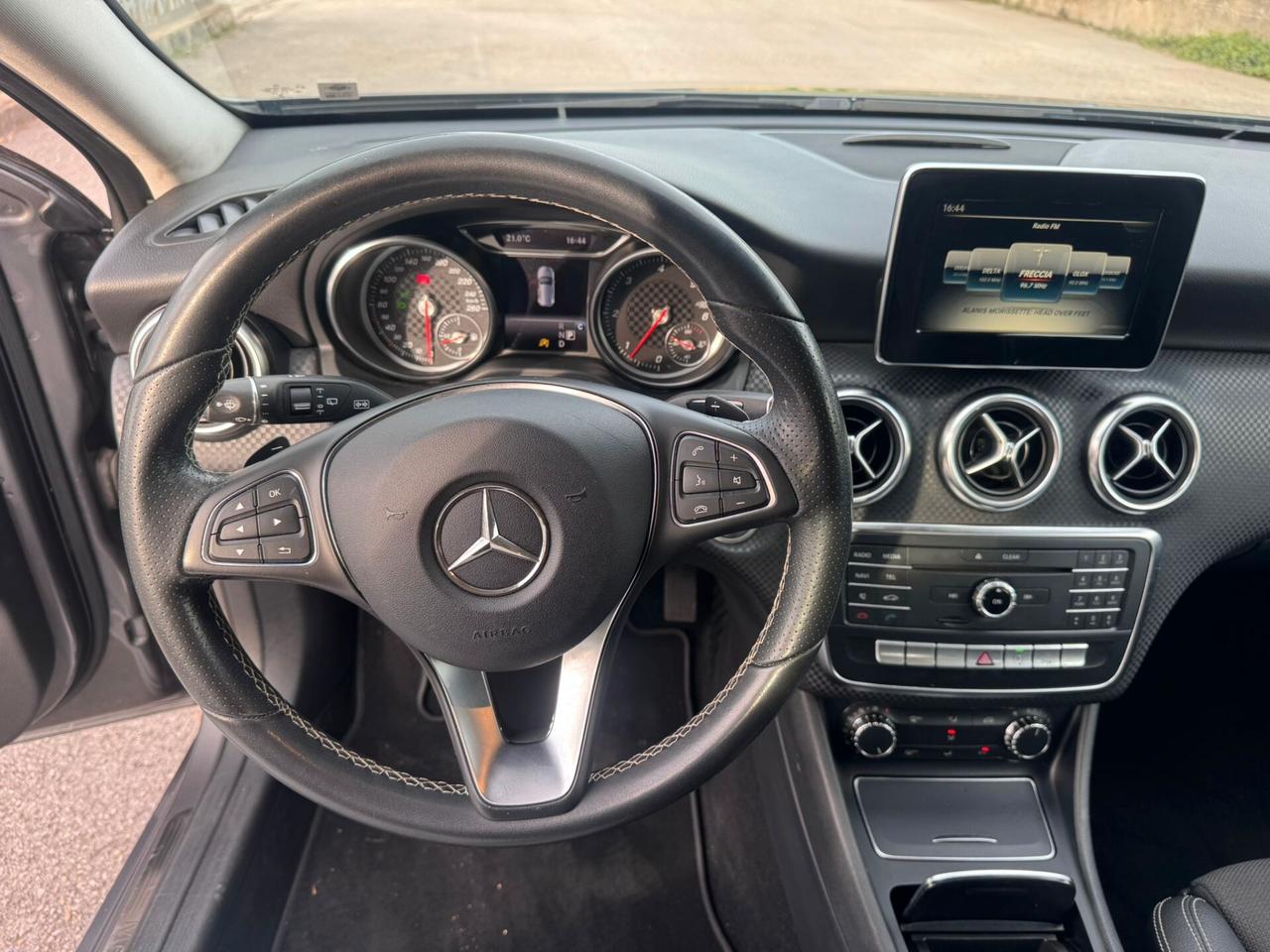 Mercedes-benz A 200 d Premium