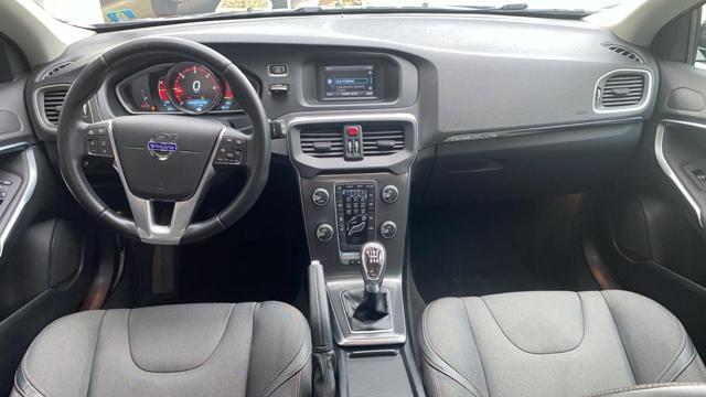 VOLVO V40 Cross Country D2 1.6 Business