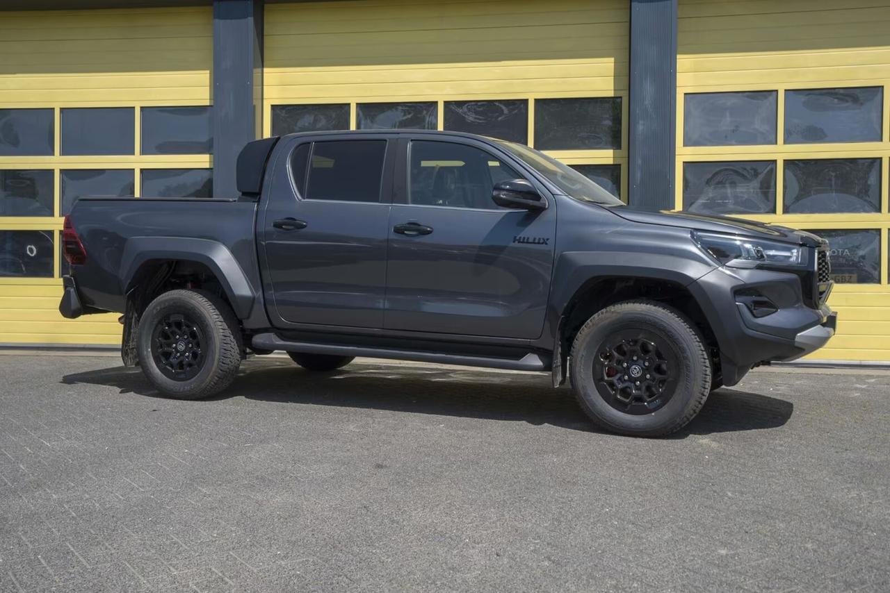 Toyota Hilux 2.8 D-4D A/T 4WD 4 porte Double Cab GR SPORT
