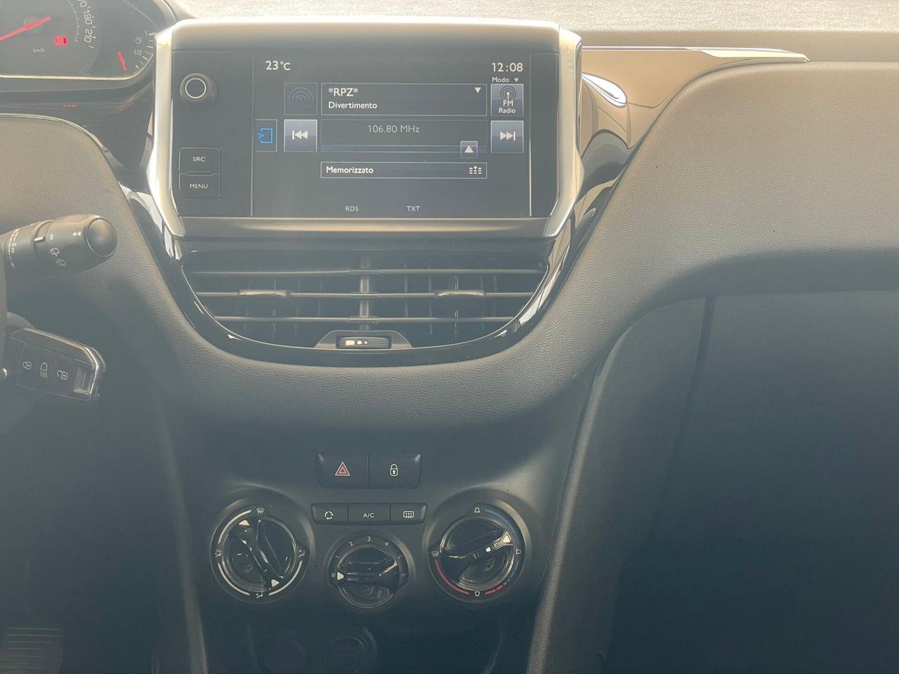 Peugeot 208 1.4 HDi 68 CV 5 porte Allure