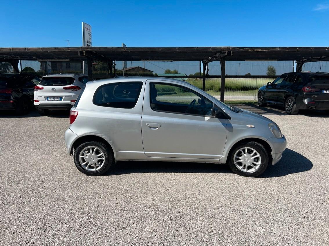 Toyota Yaris Yaris 3p 1.0 - 102.500 KM - NEOPATENTATI