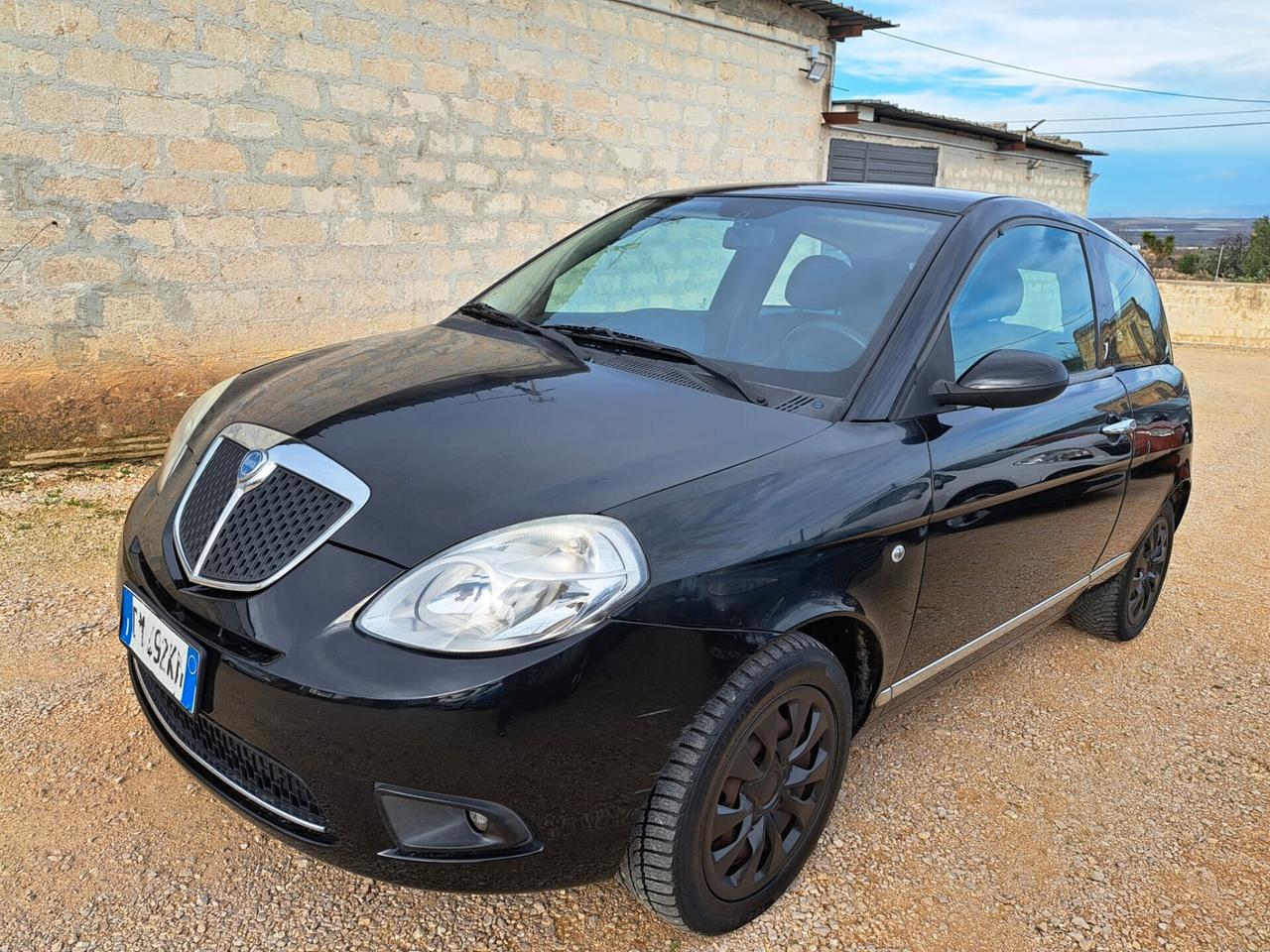 Lancia Ypsilon 1.2 Argento- NEOPATENTATI