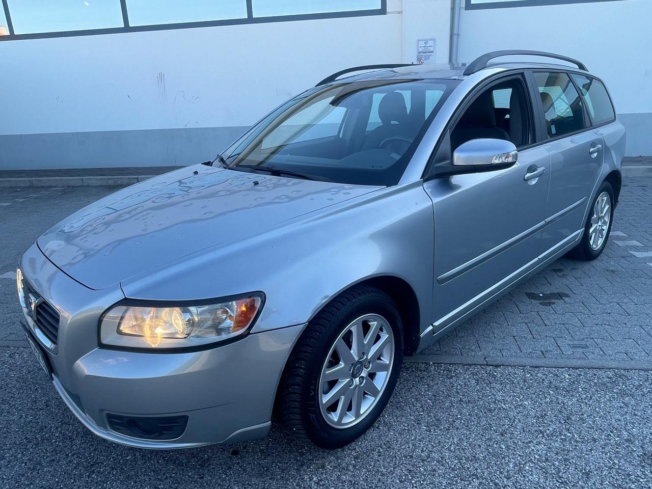 Volvo V50 1.6 D ok neo patentati pronta al uso