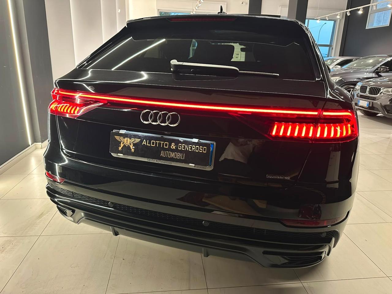 Audi Q8 50 TDI 286 CV quattro 3x S Line Full 2020