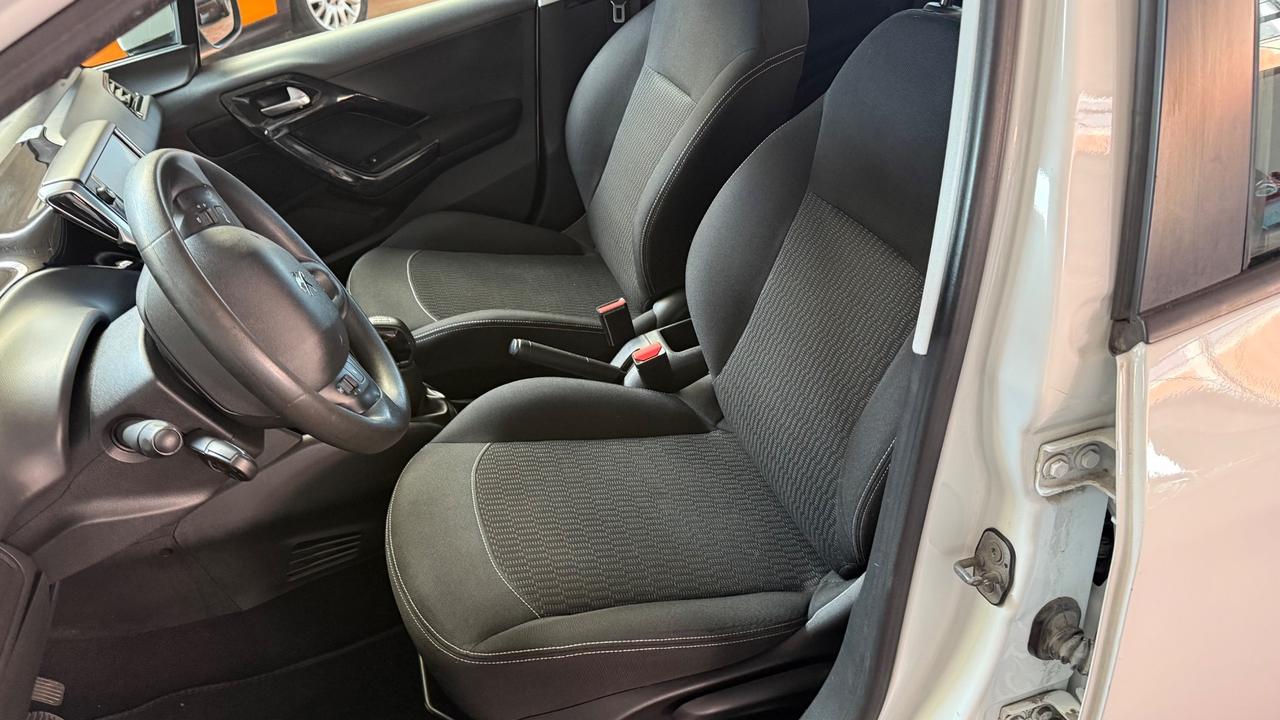 Peugeot 208 PureTech 82 5 porte Allure