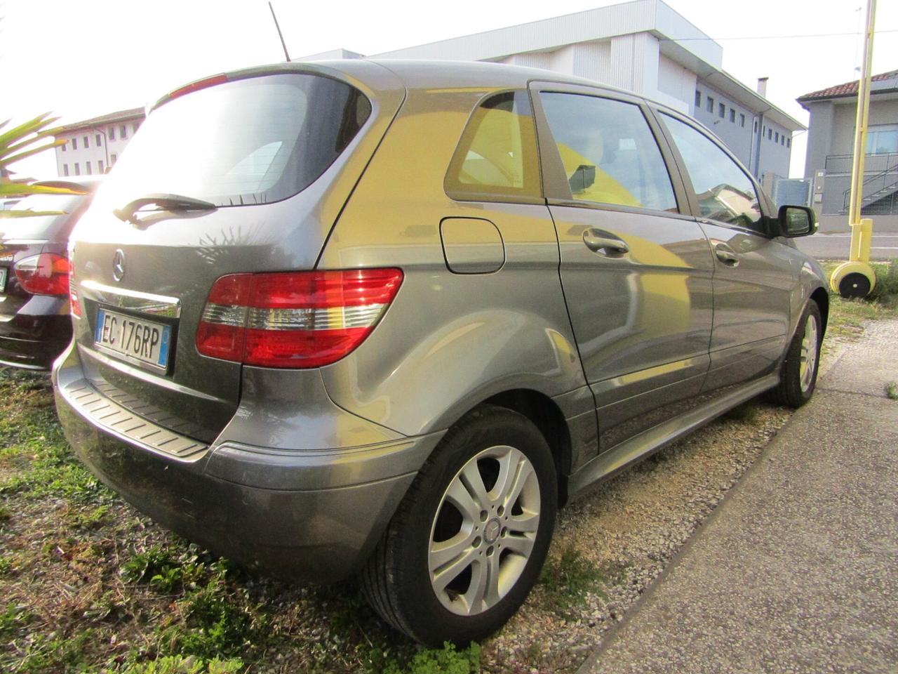 Mercedes-benz B 180 AUTOMATIC Executive