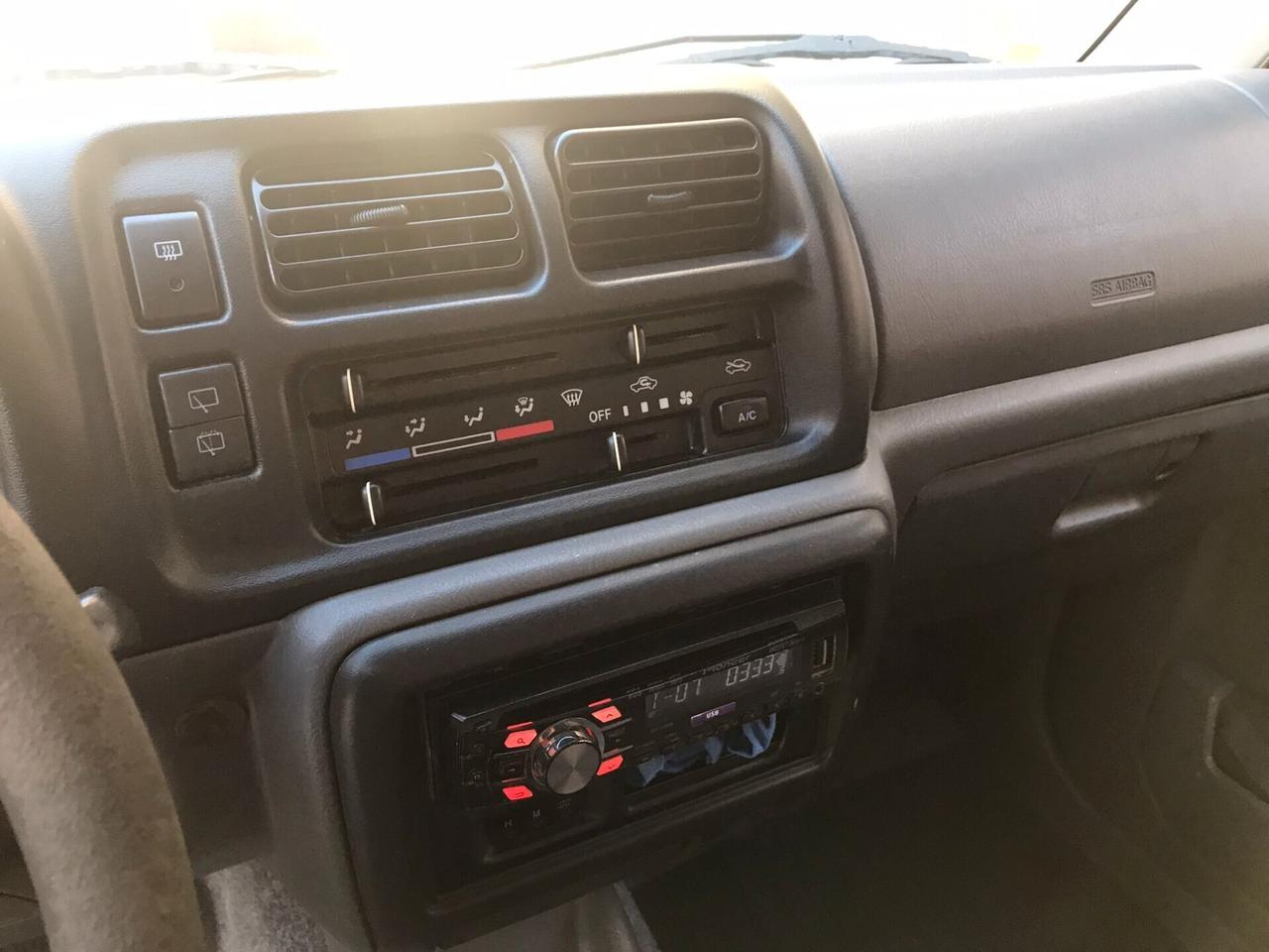 Suzuki Jimny 1.3i 16V cat 4WD JLX 114000 km