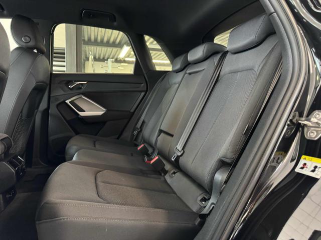 AUDI Q3 35 TDI S tronic Business Advanced
