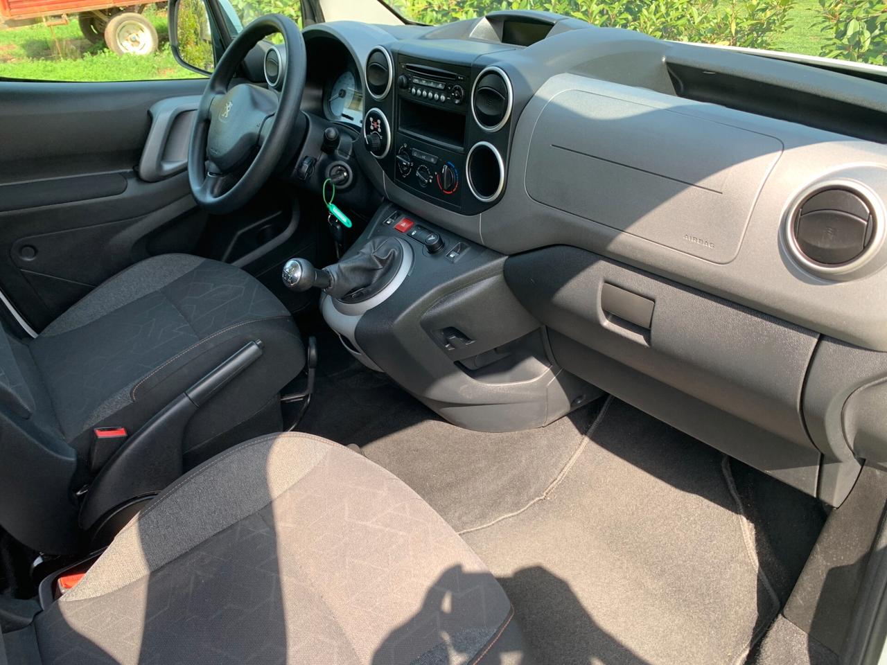 Peugeot Partner Tepee BlueHDi 100 4x4 Active Traction Control Plus