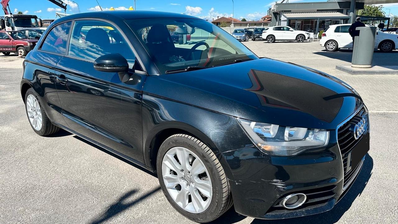 Audi A1 1.6 TDI Attraction KM CERTIFICATI-UNICO PROPRIETARIO