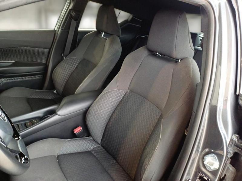 TOYOTA C-HR 1.8H 98CV E-CVT Business