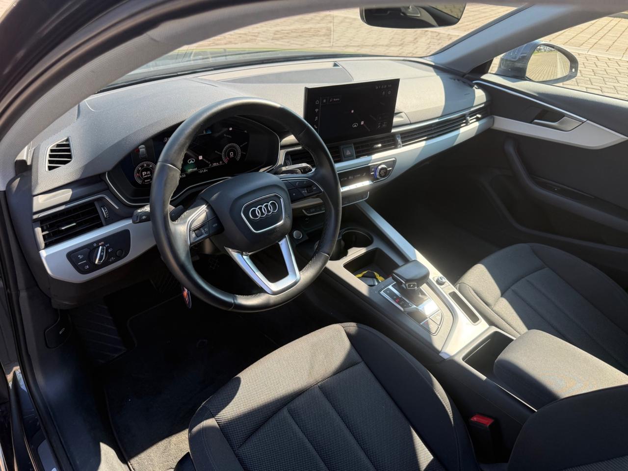 Audi A4 Avant 35 TDI/163 CV - MATRIX - COCKPIT