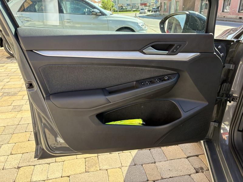 Volkswagen Golf 1.0 etsi evo Life 110cv dsg LED-APP CONNECT-16"