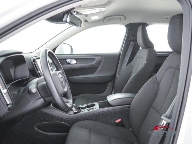 VOLVO XC40 T2 Momentum Core