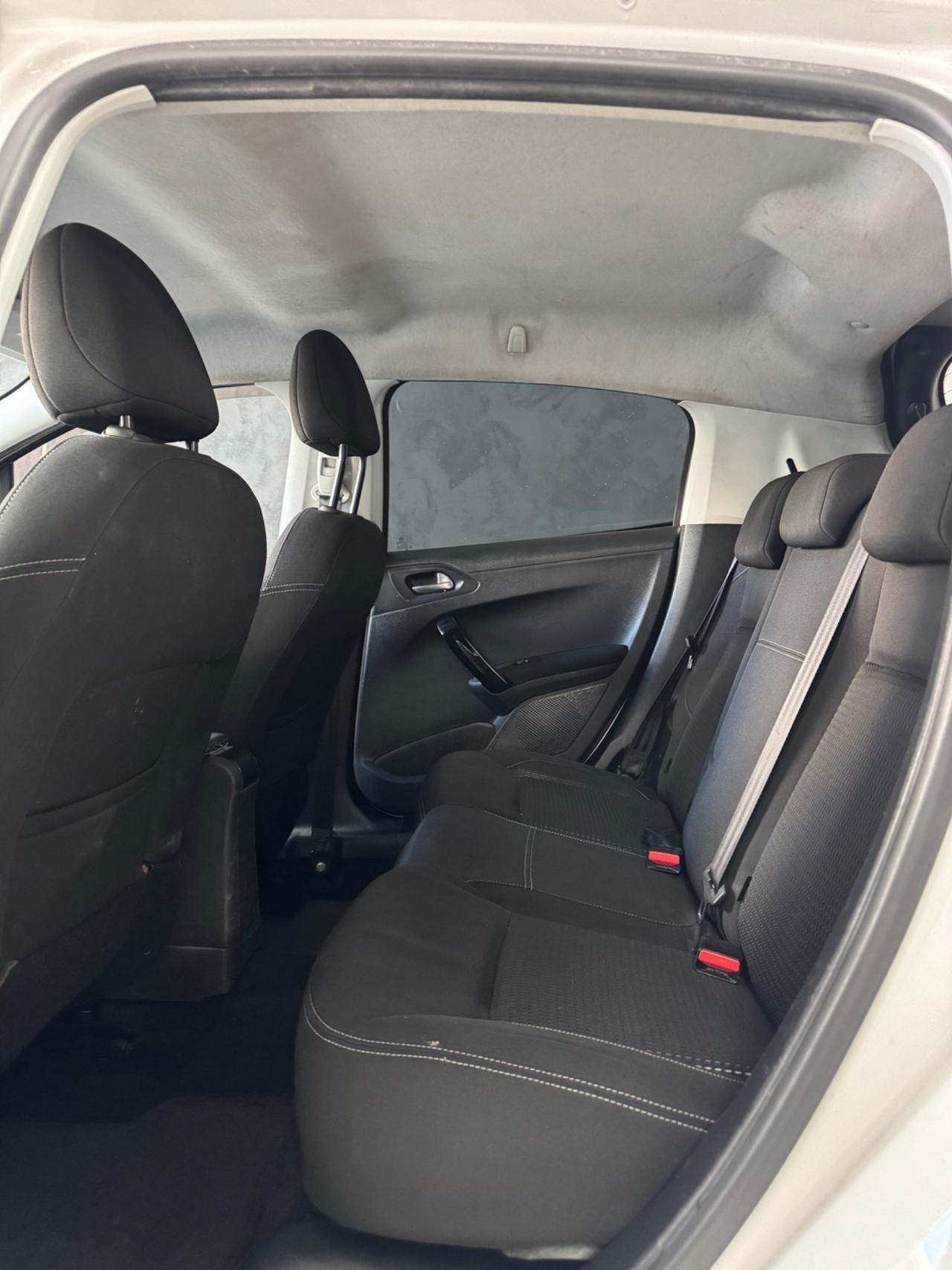 Peugeot 208 BlueHDi 100 5 porte Allure