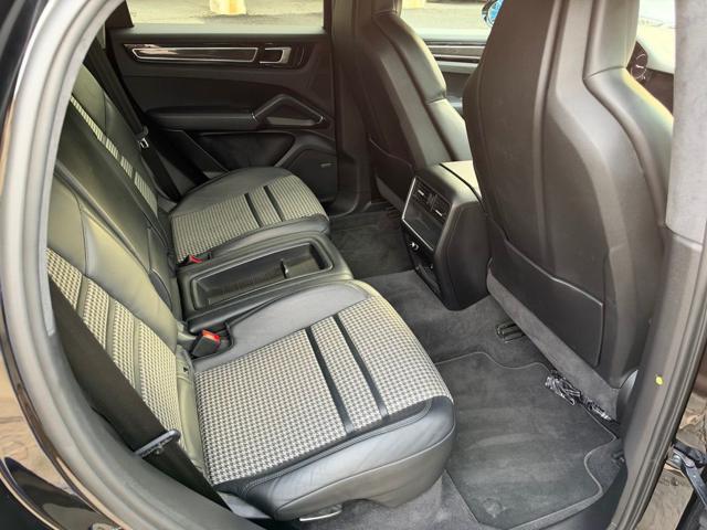 PORSCHE Cayenne Coupé 3.0 V6