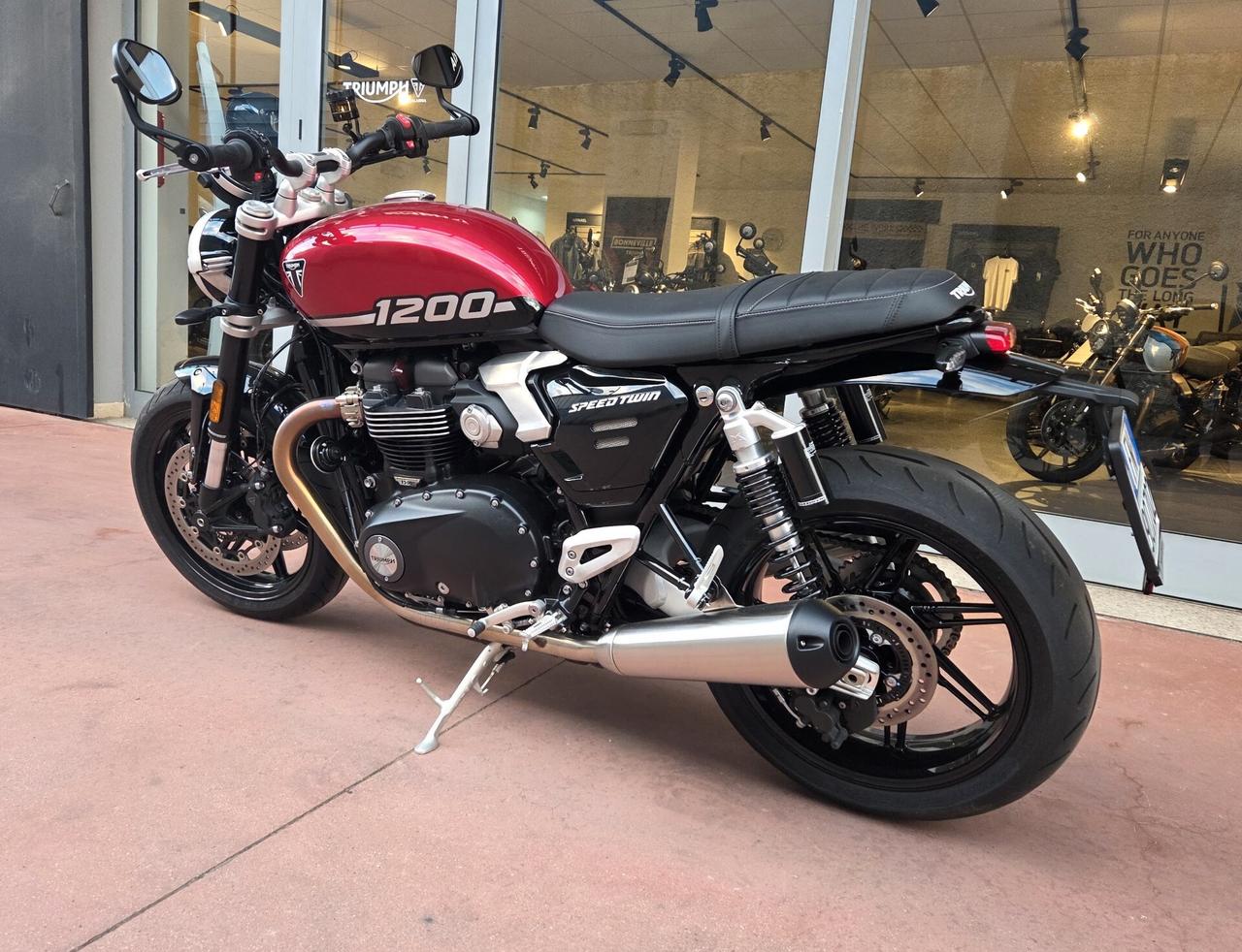 TRIUMPH SPEED TWIN 1200 AZIENDALE