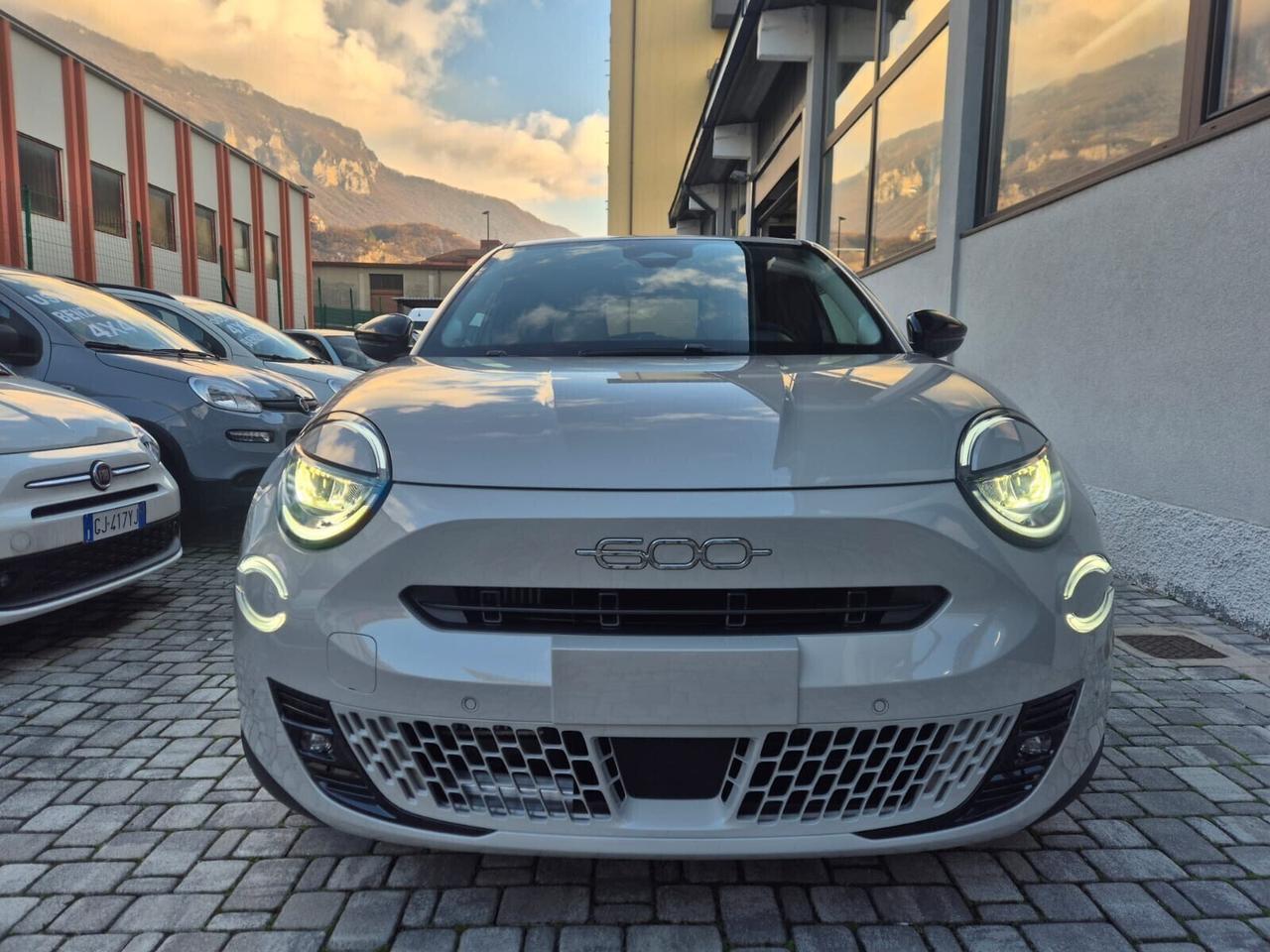 Fiat 600 Hybrid 145 CV DCT MHEV La Prima