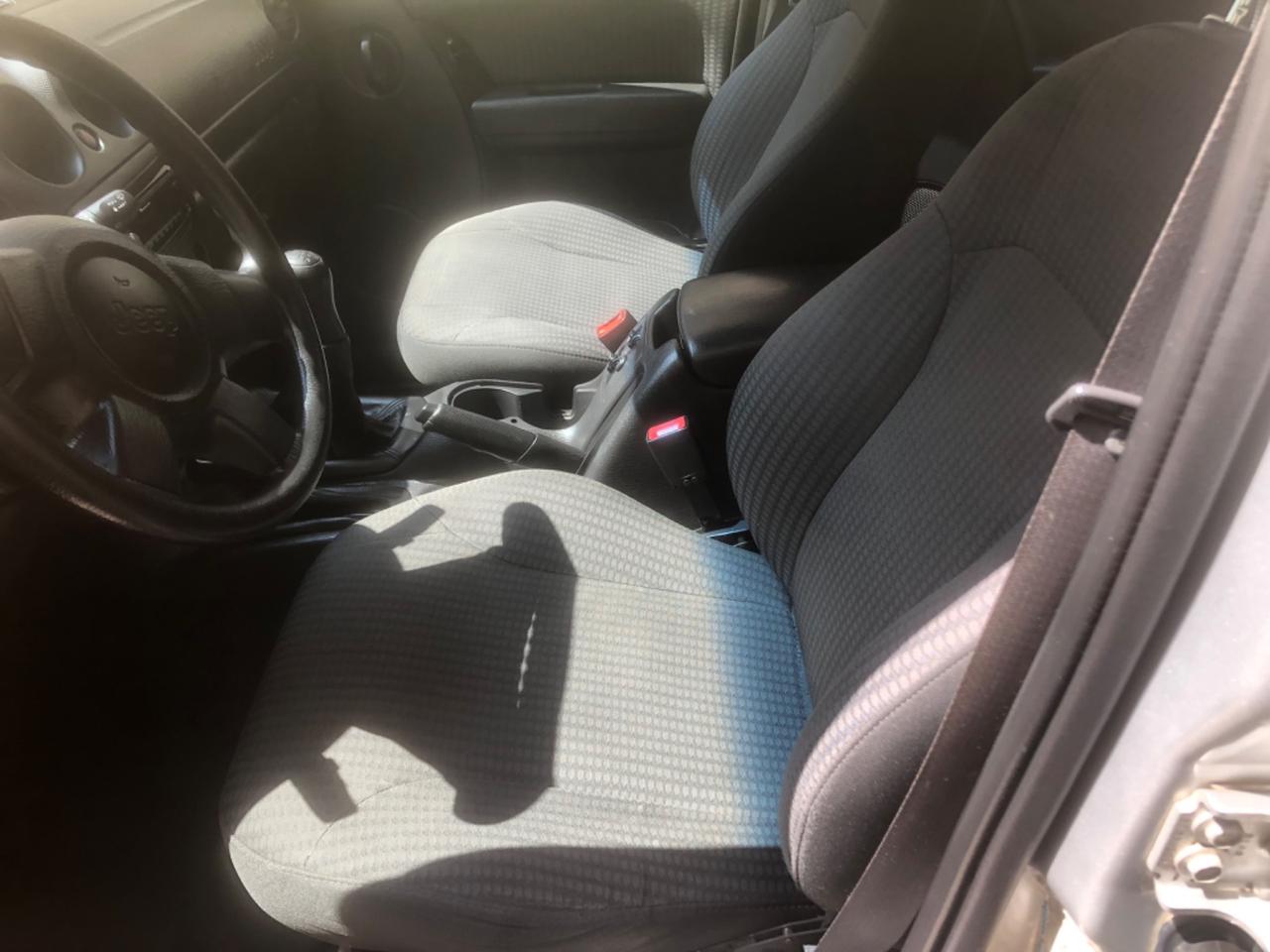 Jeep Cherokee 2.5 CRD Sport 09/2002