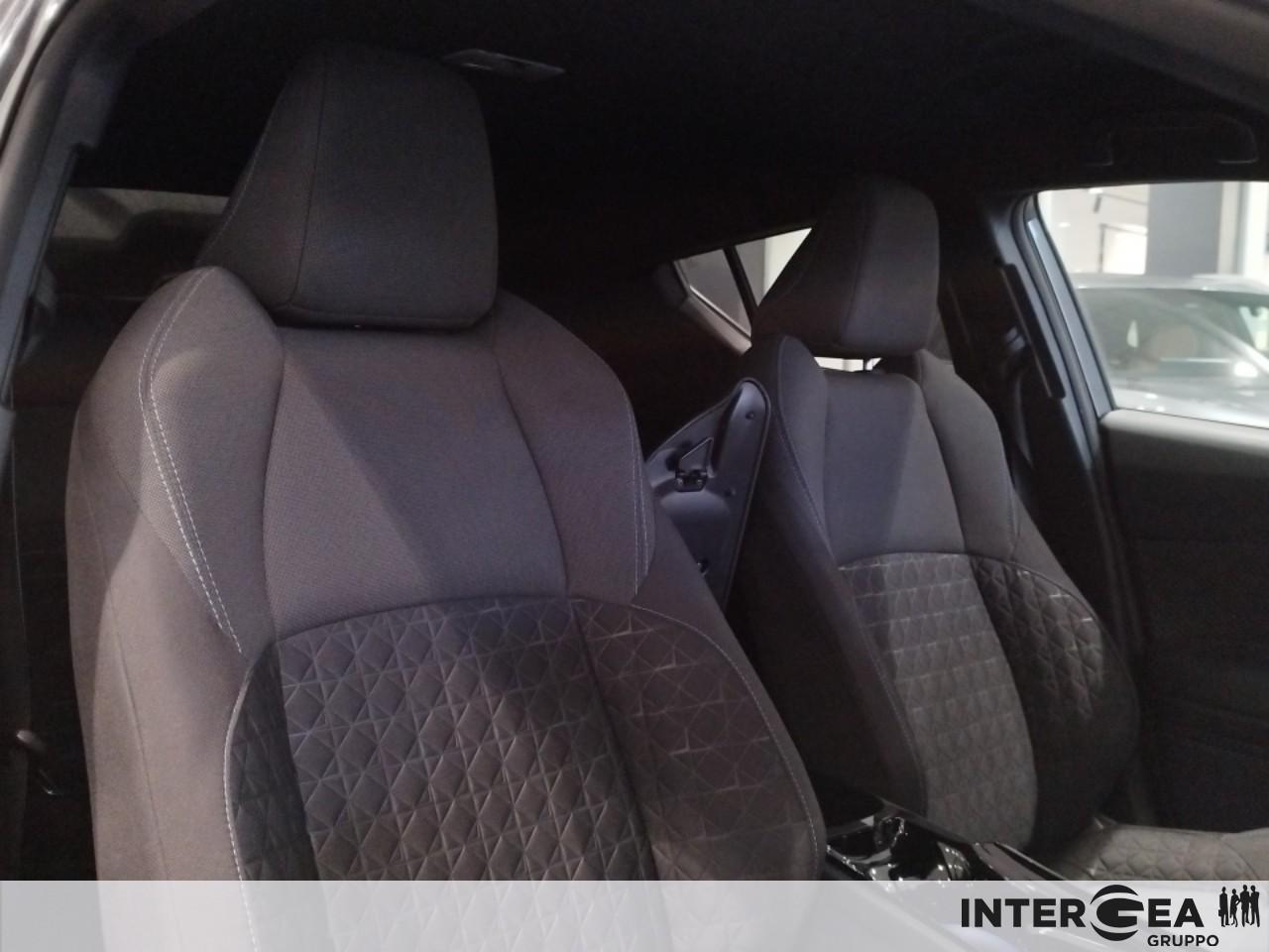 TOYOTA C-HR 1.8h Trend e-cvt