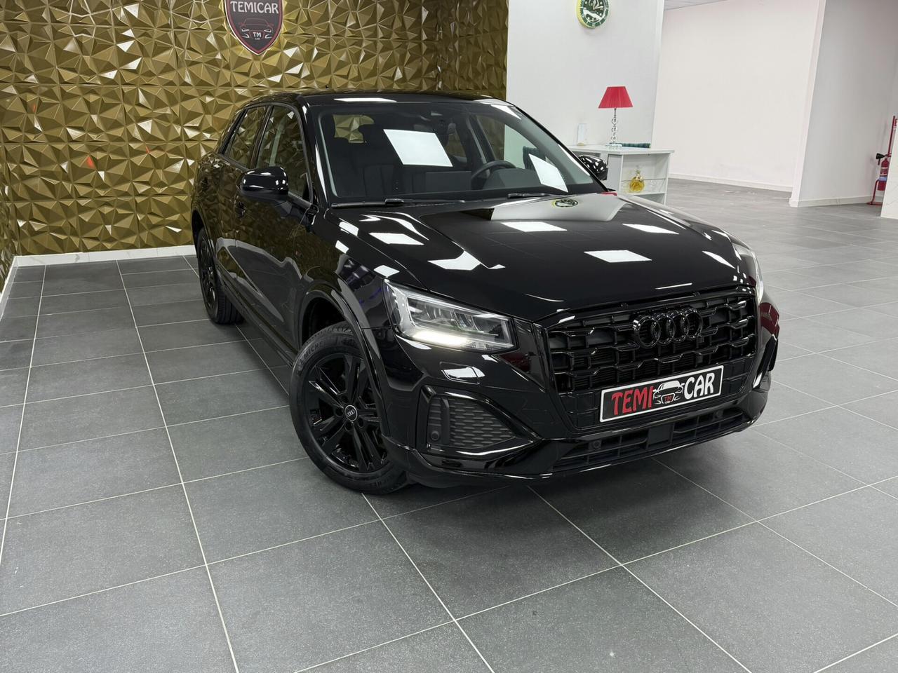 Audi Q2 35 TDI S-LINE S tronic Identity Black