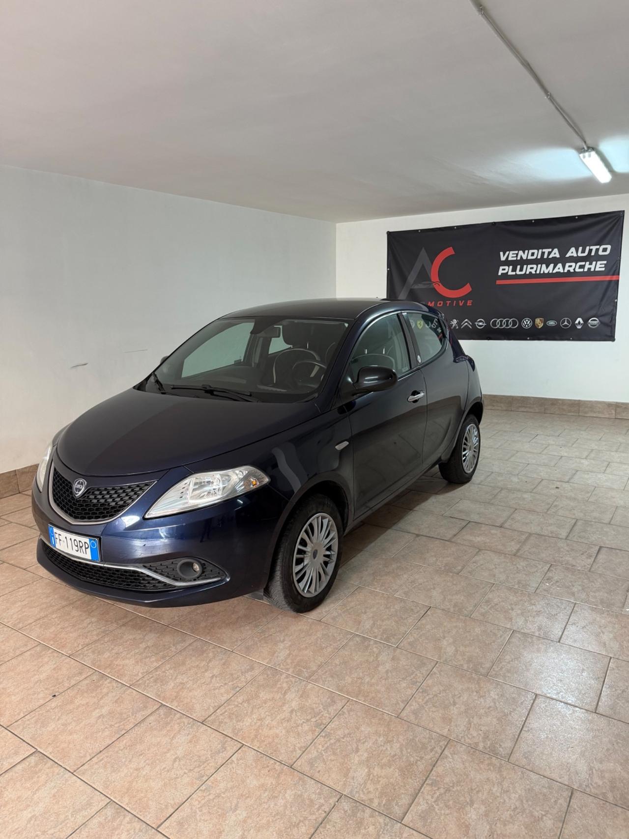Lancia Ypsilon 0.9 TwinAir 85 CV 5 porte Metano Ecochic Platinum