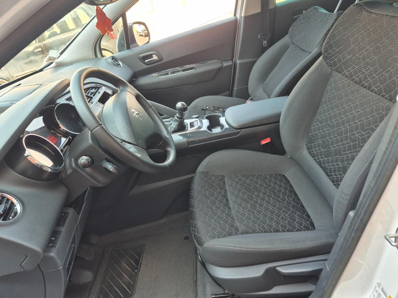 Peugeot 3008 1.6 HDi 115CV Business
