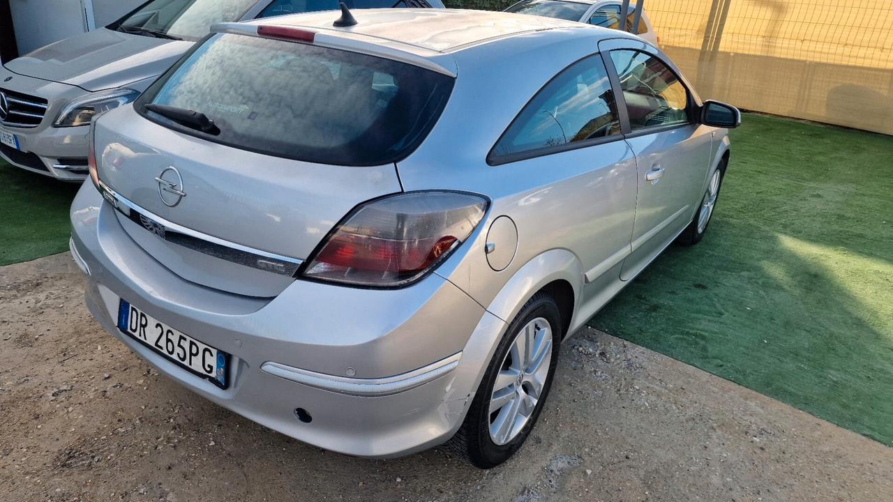 Opel Astra GTC 1.4 benzina 3 porte Enjoy