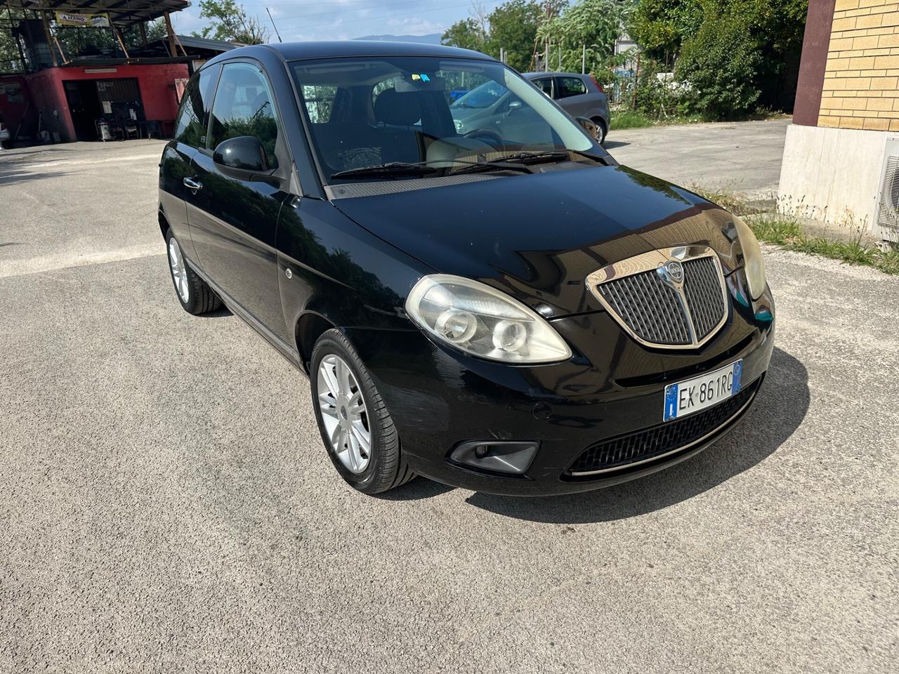 Lancia Ypsilon 1.3 MJT 75 CV
