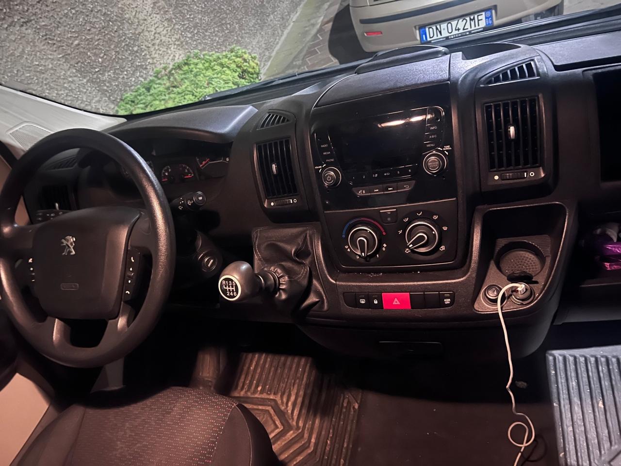 Peugeot Boxer 2.0 Diesel 130 CV - 3 Posti