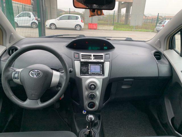 TOYOTA Yaris 1.0 5 porte