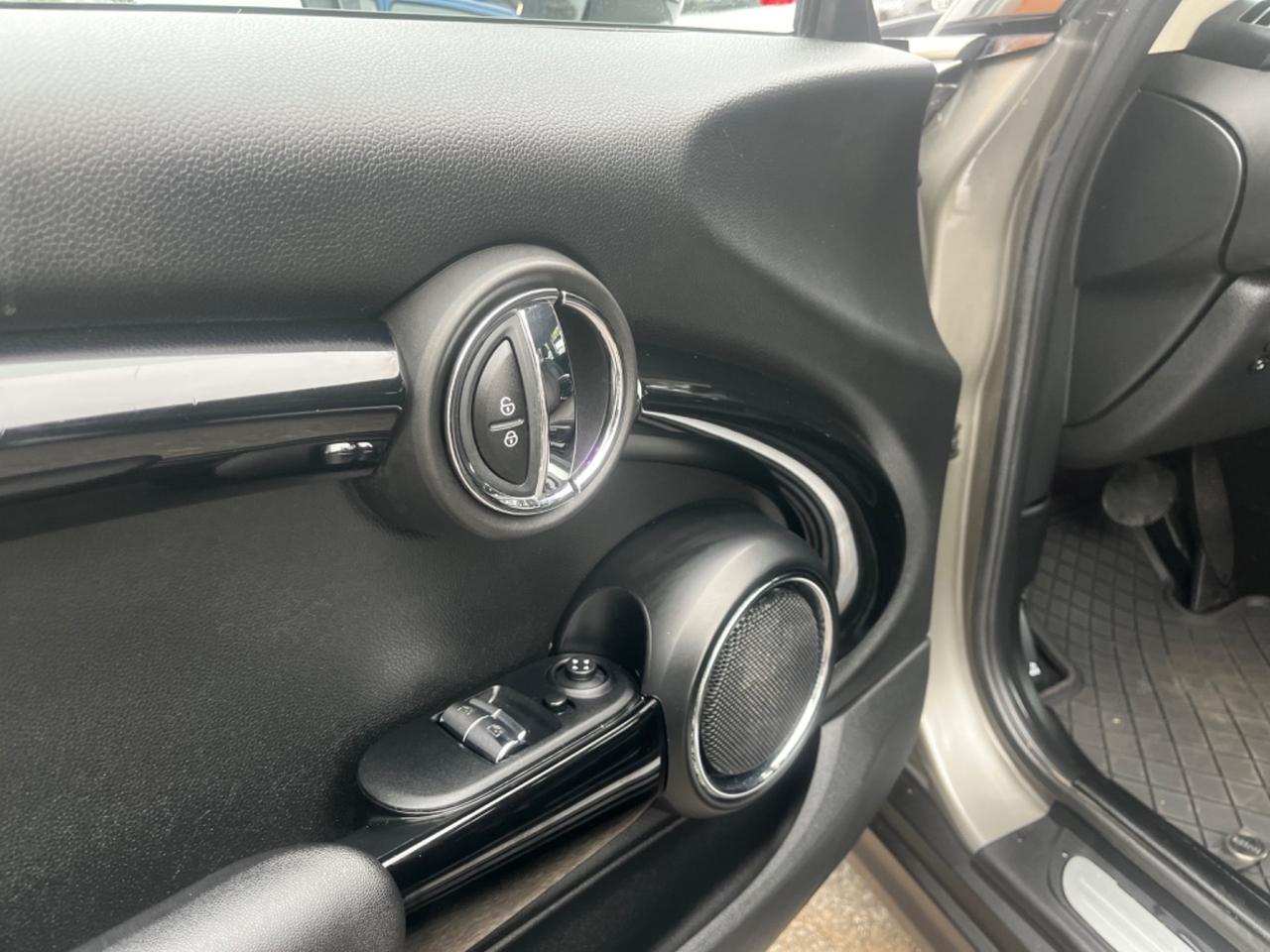 Mini 1.5 Cooper D- 95000km AUTOMATICA