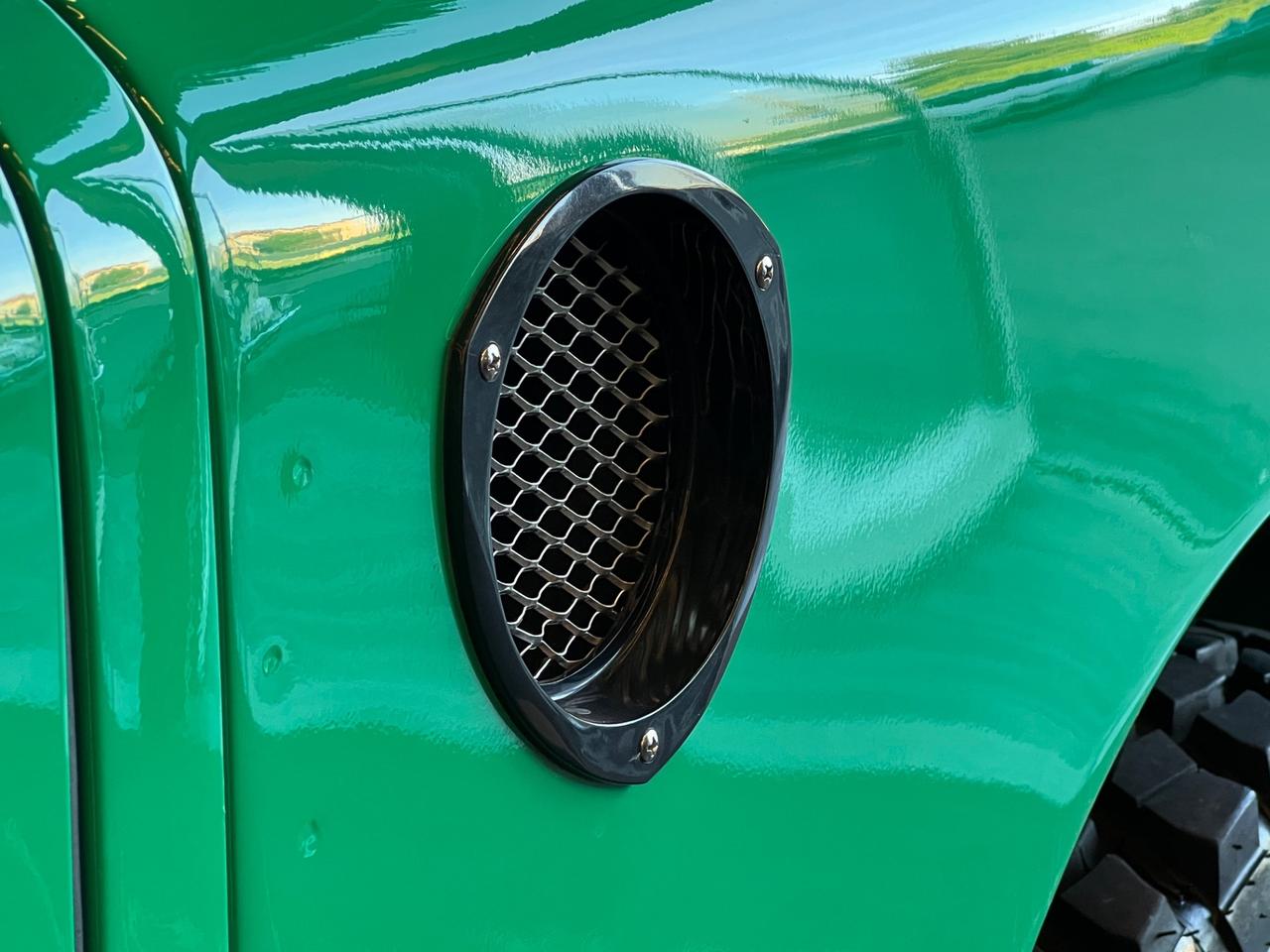 Land Rover Defender Series 109 V8 3