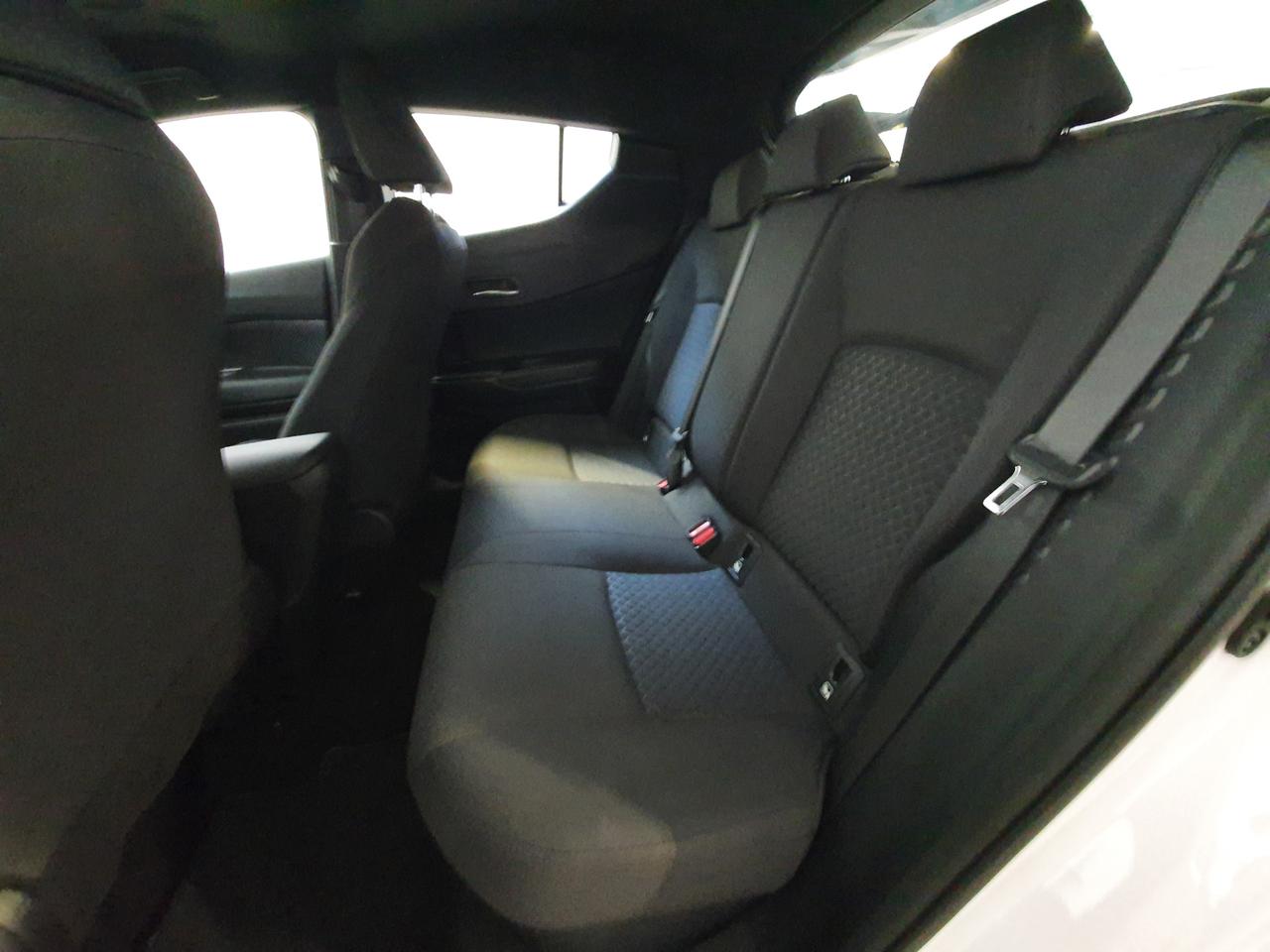 TOYOTA C-HR (2016-2023) - C-HR 1.8 Hybrid E-CVT Active